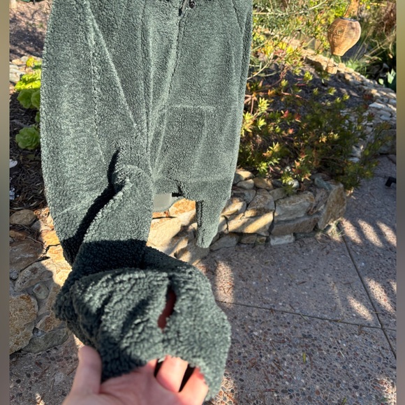 Lululemon Scuba Textured Sherpa Oversized Fleece Half Zip Hoodie in Dark Green - Picture 4 of 11